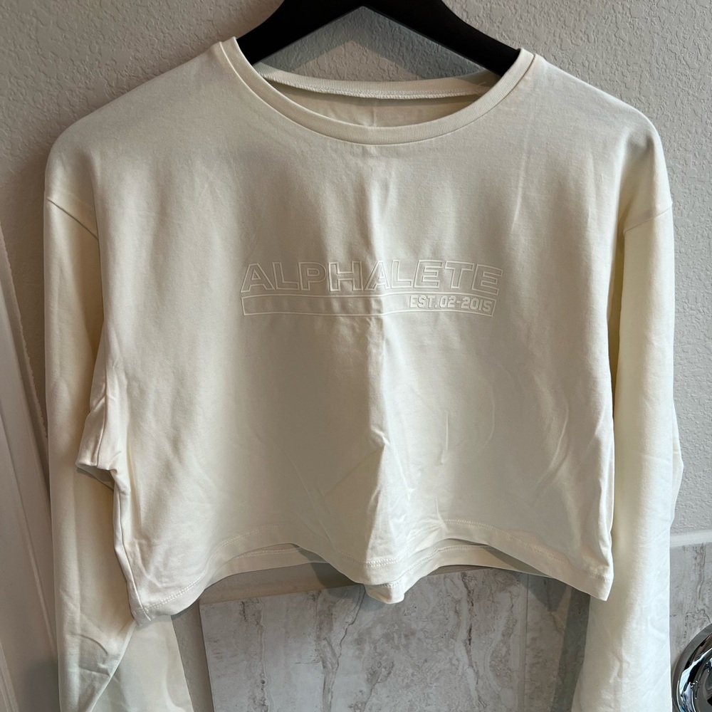 Alphalete Women's Off-White Crop Top